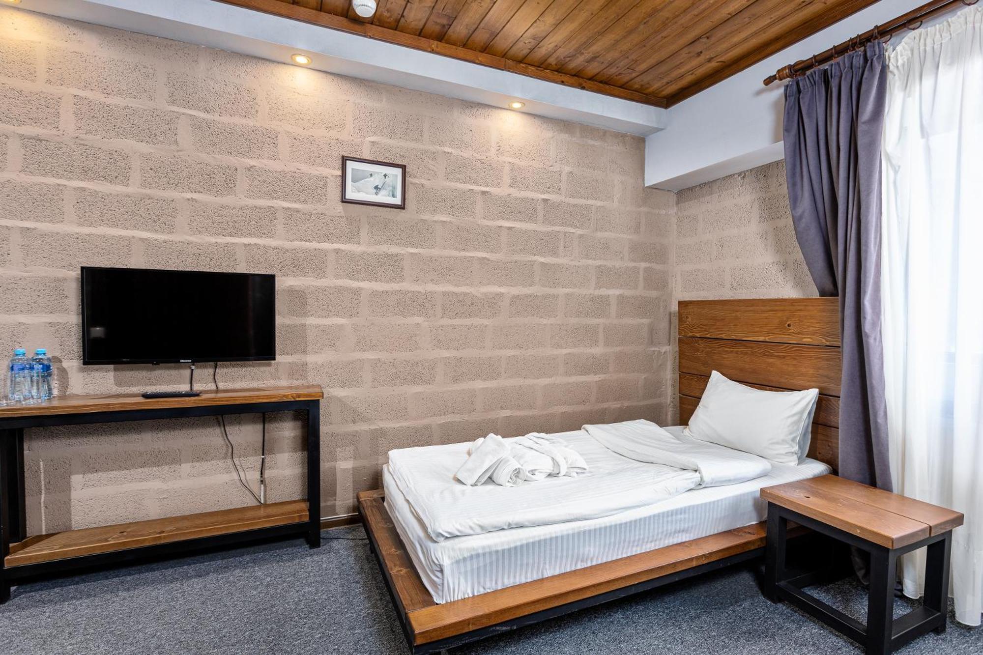 Alpine Lounge Boutique Hotel 卡兹贝吉 客房 照片